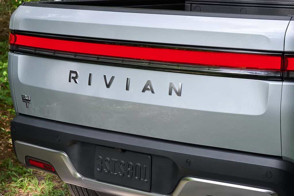 R1T Gen 2 Dual Standard Tailgate