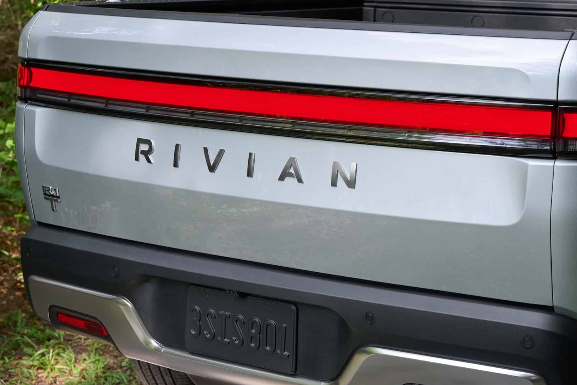 R1T Gen 2 Dual Standard Tailgate