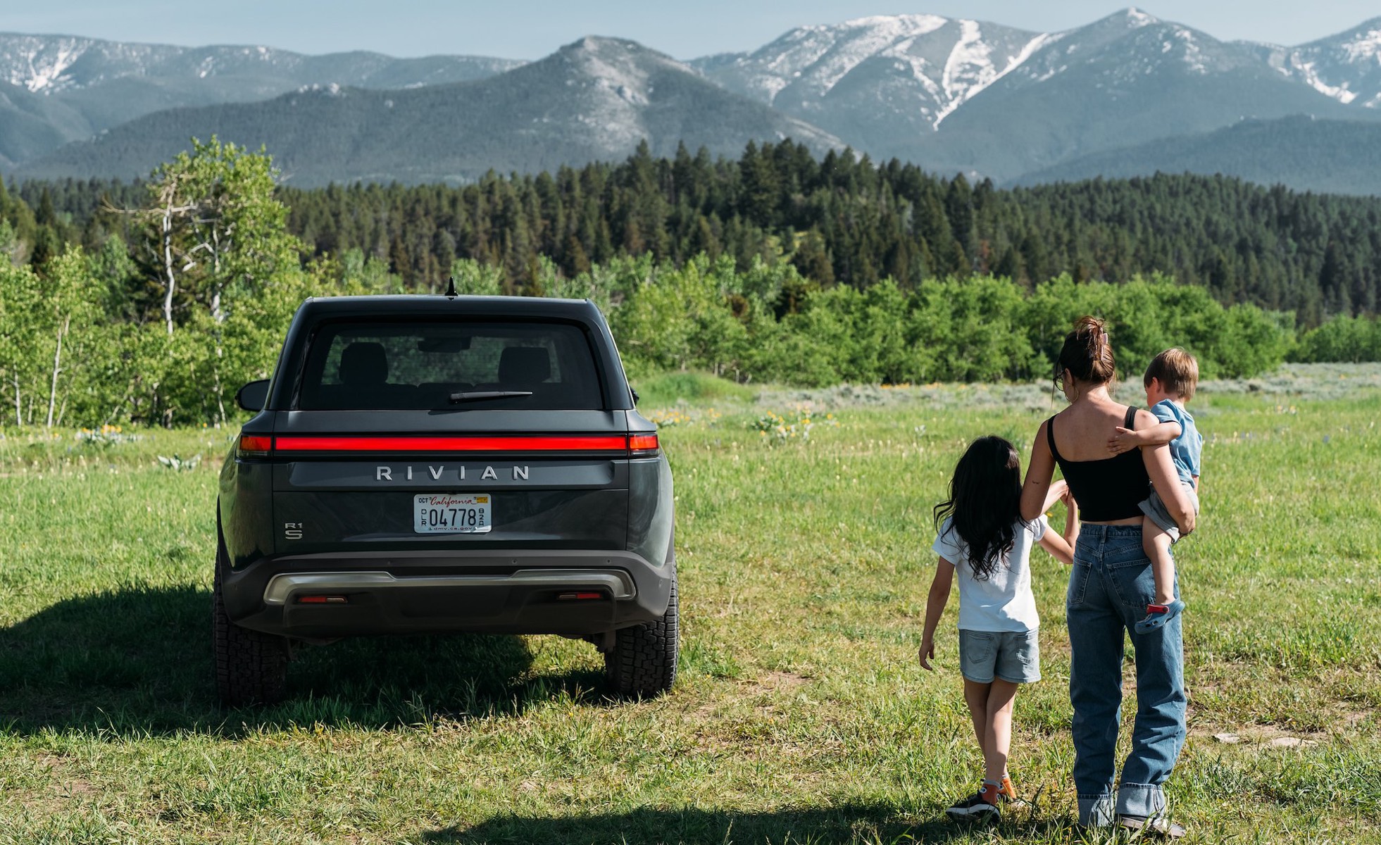 Rivian R1S