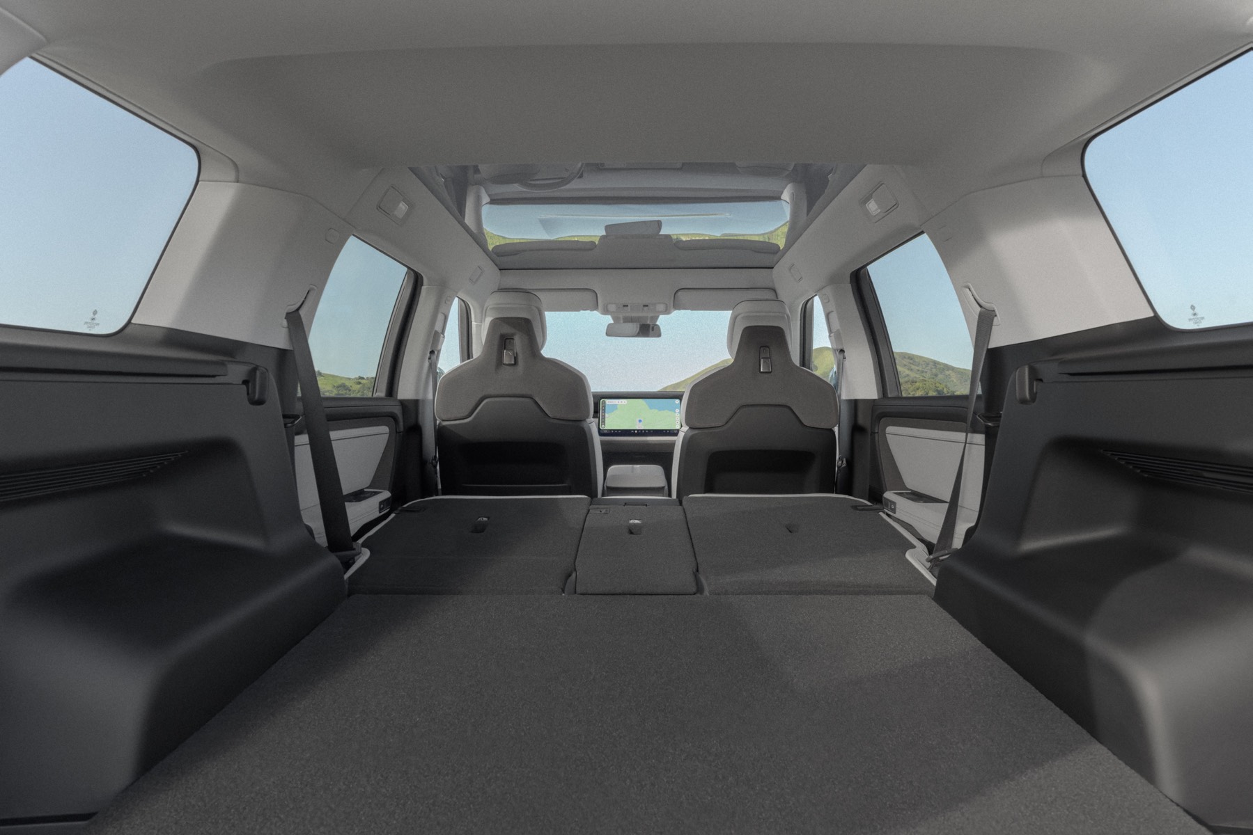 R2 Fold-flat rear seats