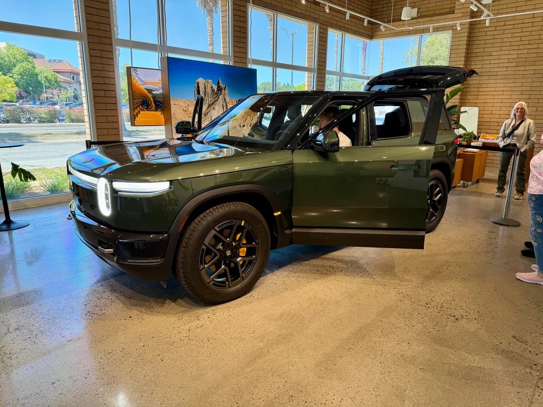 R2 Forest Green