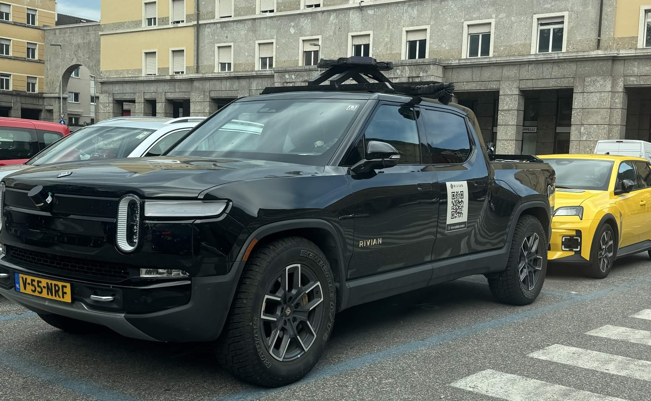 R1T LiDAR Ground Truth Vehicle