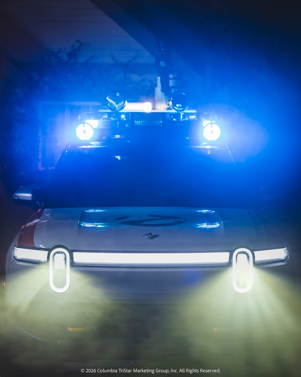Ecto-R1 exterior LED show